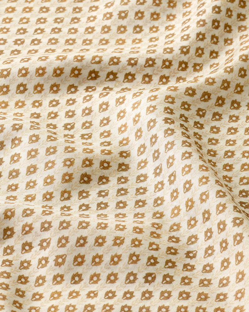 Wiggy Kit | Sarong | Close up of brown patterned Sarong