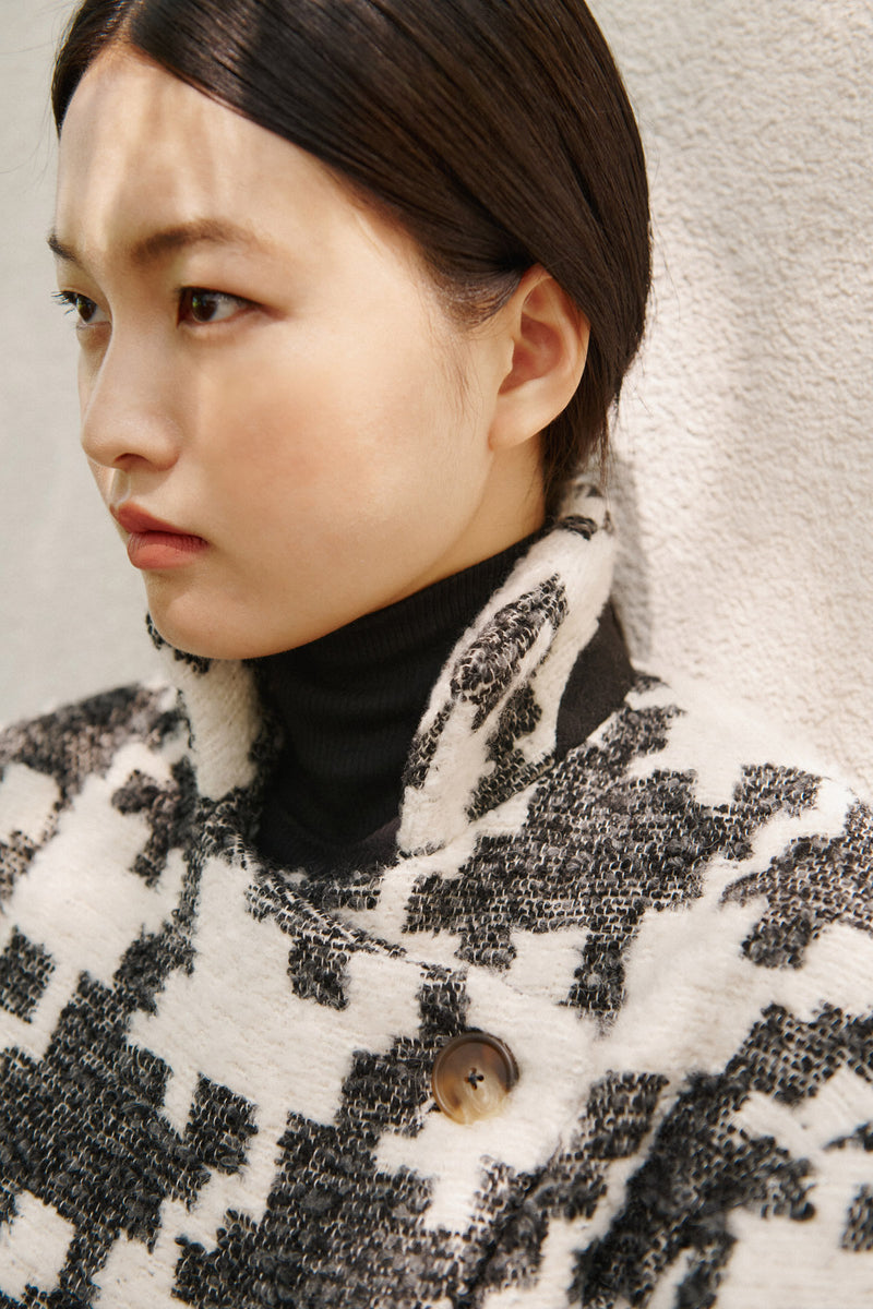 Wiggy Kit | The Boyfriend Coat in Monochrome | Model Wearing Long Coat in Monochrome