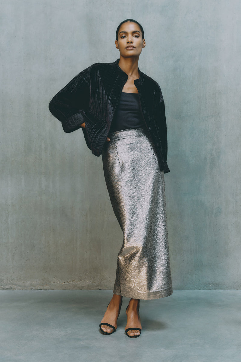 Wiggy Kit | Edie Jacket | Model Wearing Velvet Black Jacket