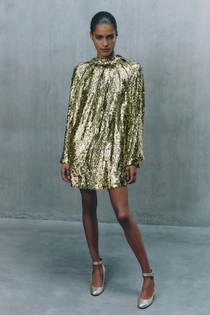 Wiggy Kit | Glitterball Dress Gold Sequin | Model Wearing Gold Sequin Dress