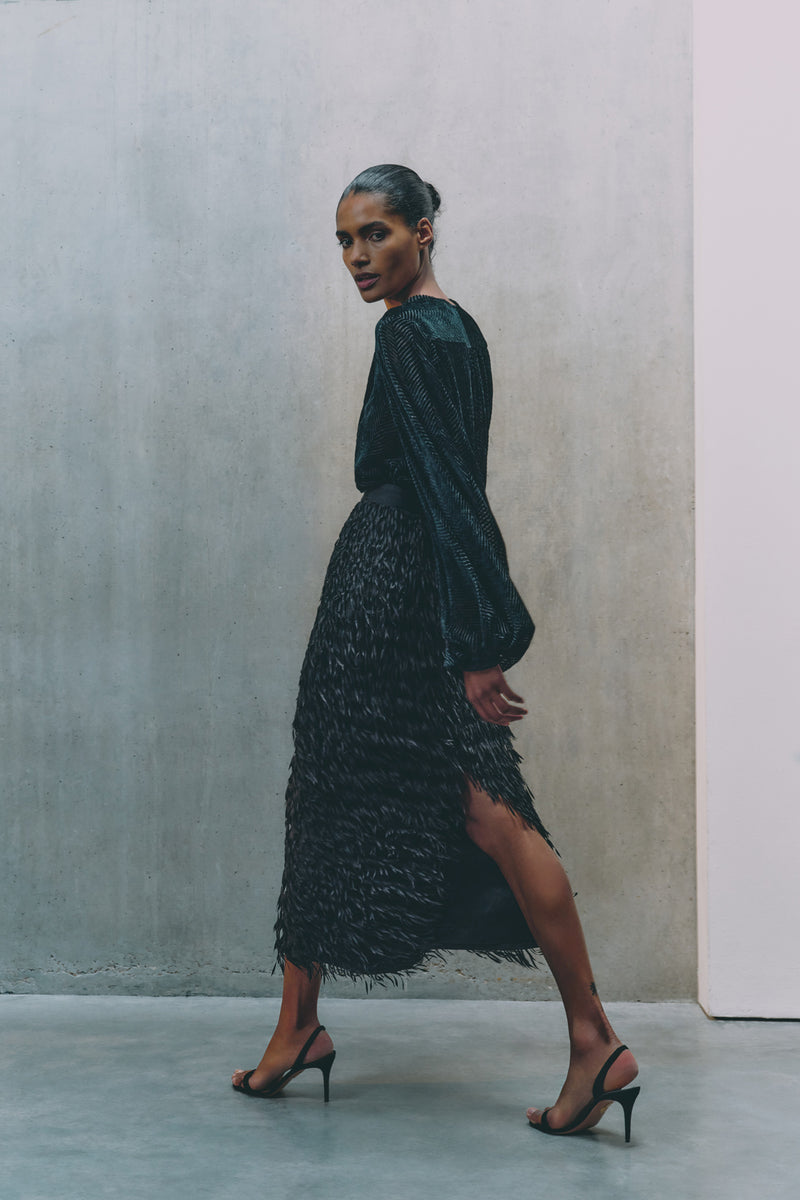 Wiggy Kit | Florence Shirt | Model Wearing Black Silk Long-Sleeve Shirt