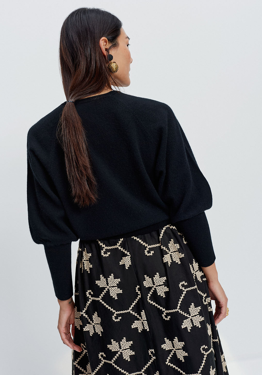 Keyhole Sweater (Black)